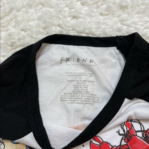 FRIENDS Television Show Baseball Style Shirt Thanksgiving - Picture 3 of 5
